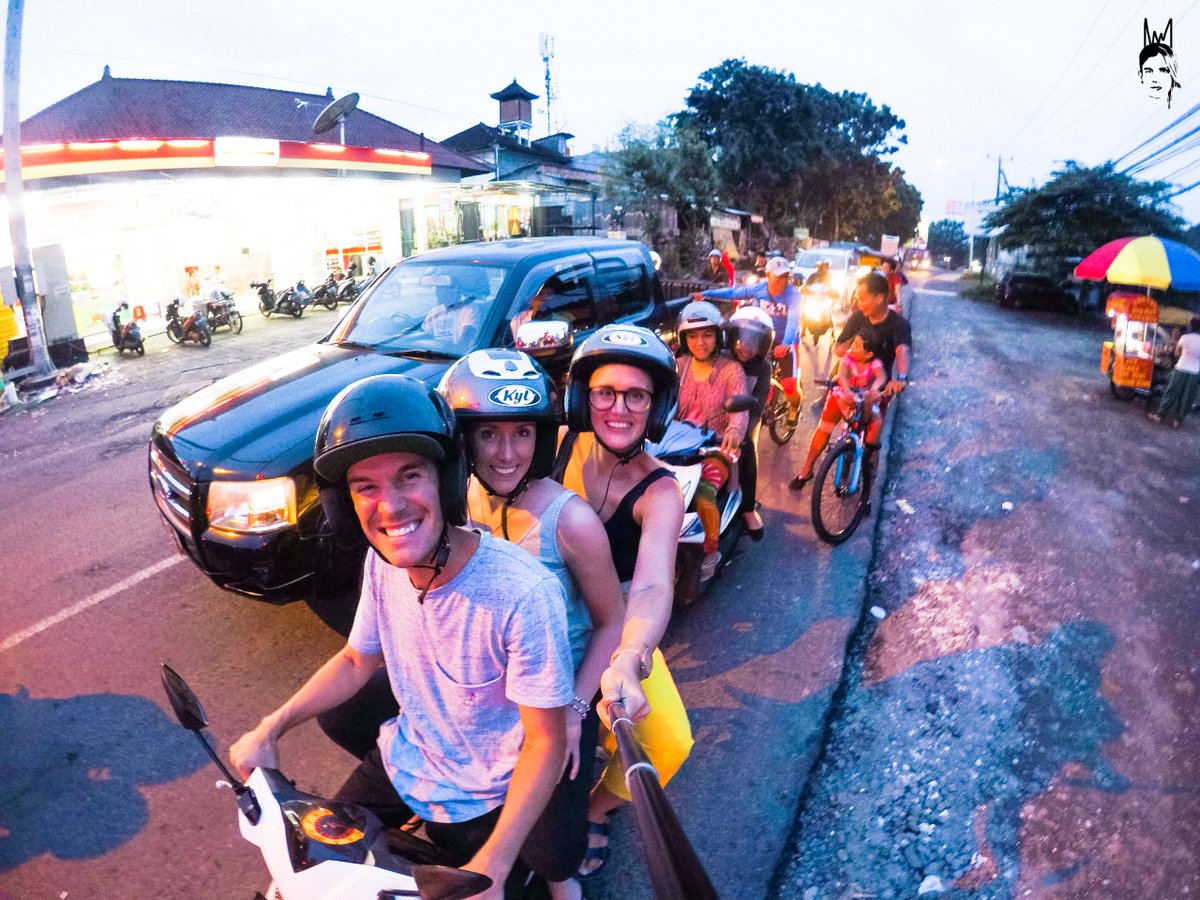 kingingit100's tweet photo. 3 on a bike in Bali! Who'd risk their life to save £1.20? 🤔😂 #KingingIt #Bali https://t.co/ssKprr1deC
