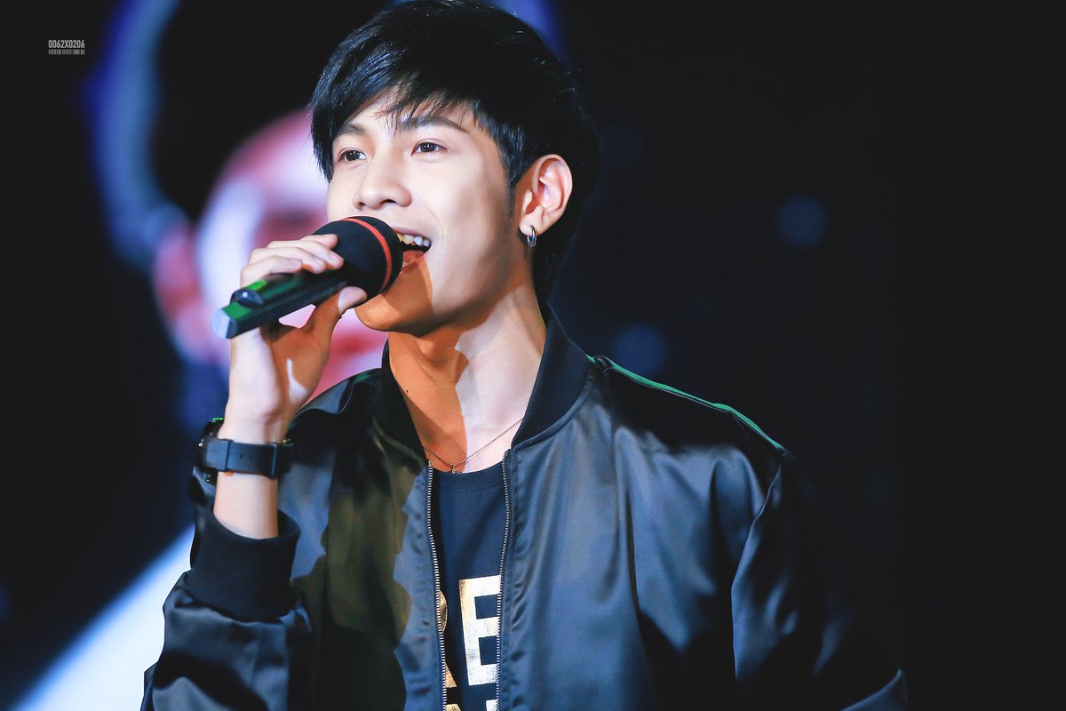 _0062x0206_'s tweet photo. 170618 HangZhouFM HQ 4P

🌟stars in your eyes🌟

#SingtoPrachaya 
@stjinx_maya https://t.co/ClyufAgYJM