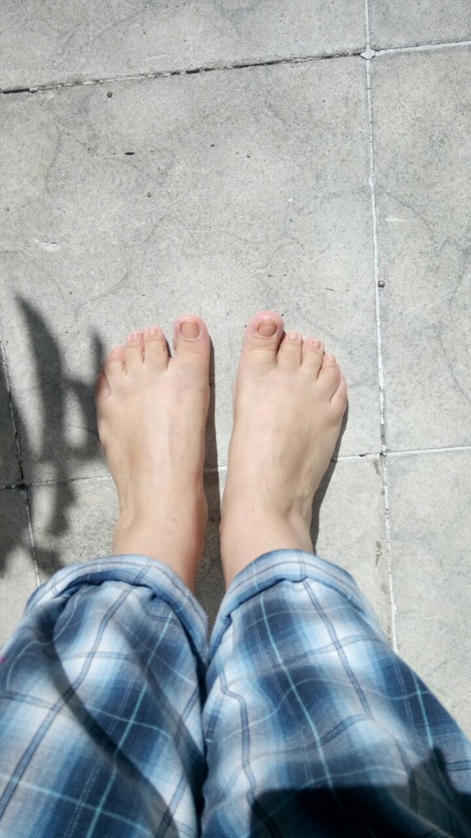 LindosPiesMEX's tweet photo. Buenos Dias  😍🌞
@MonicaGolosa @crazyforfeet @Podophilie
#fetichedepies #fetiche #fetish #feetselfie
#barefoot #barefeet #nakedtoes #toes https://t.co/ZySbLRNFiU