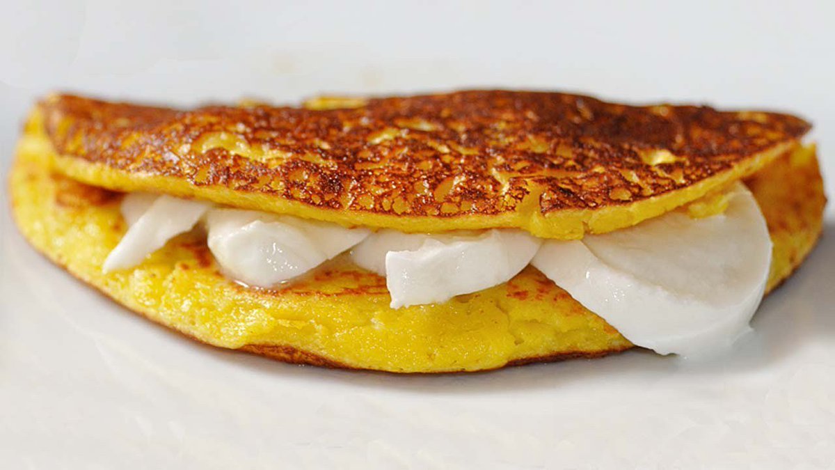 ManiceriaSJorge's tweet photo. La Cachapa es una torta fina de maíz molido con queso y  azúcar, tradicional de la región central del país. https://t.co/QHPDhUvrrV