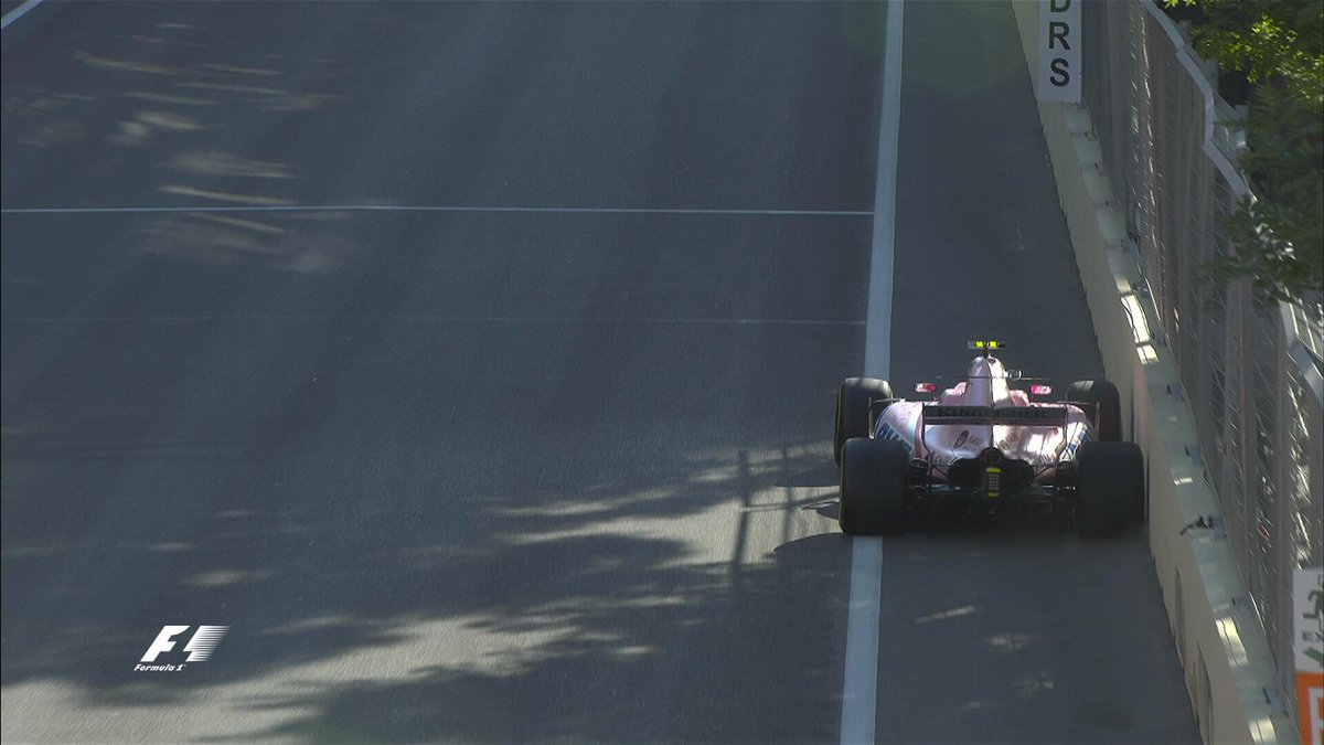 Esteban Ocon besa ...