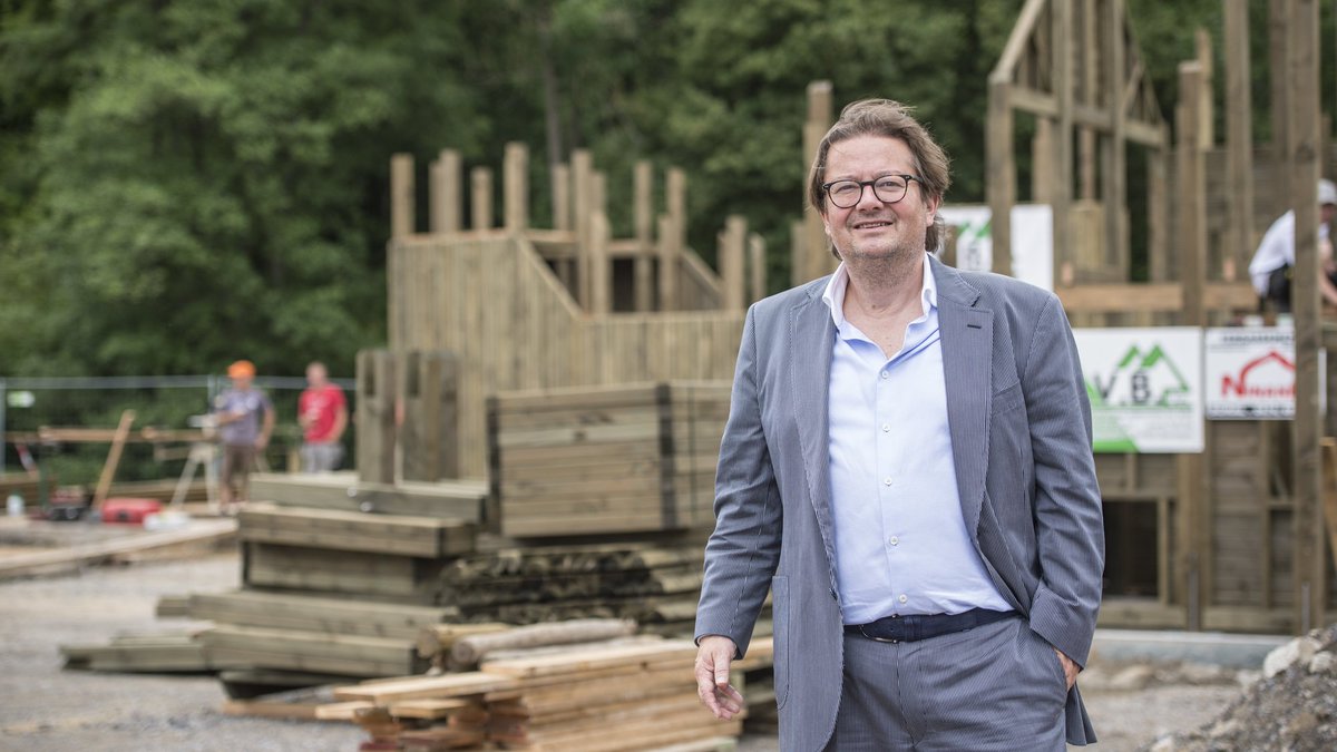 lecho's tweet photo. Coucke cède ses médicaments pour animaux à des Britanniques #Ecuphar #Animalcare https://t.co/P1m4UVjc6r https://t.co/eIxNVqwaav
