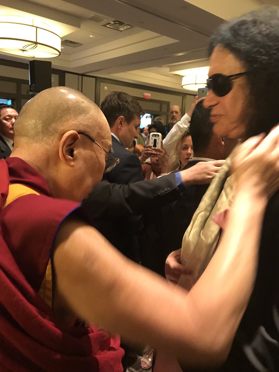 TaniAustin's tweet image. Yesterday was Great Day for @starkeyhearing @genesimmons @DalaiLama visits our employees giving the message of Caring! 🌟