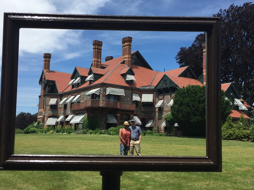 HistoricNE's tweet photo. New at the Eustis Estate: Frame yourself in front of the house or the landscape, then share your photos with hashtag #houseframe! #miltonma https://t.co/h28GD8Nkz5