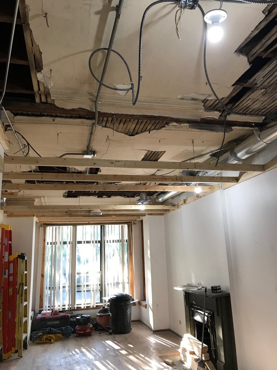 sharphomeIL's tweet photo. #tbt to this apartment rehab in #chicago! Big changes are on the way https://t.co/fjaNP9YPNw https://t.co/5FZbTRfczJ