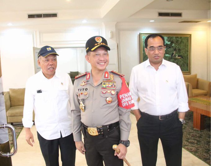 Lihat gambar di Twitter