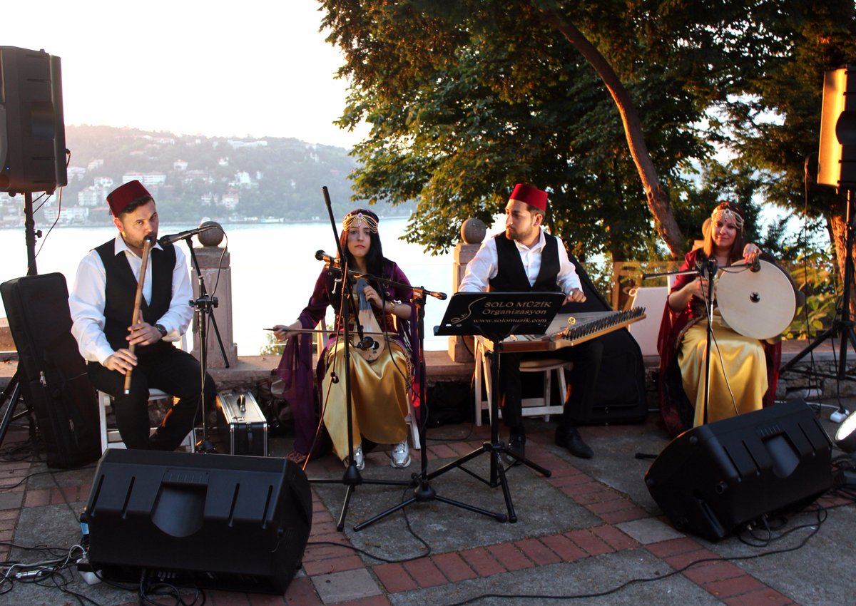 SoloMuzikOrg's tweet photo. Solist / Kemençe - Ney - Kanun - Perküsyon
https://t.co/OKvChkGfAr
#hanende #sazende #iftar #aimsad @aimsad @aimsaddergisi @CemileSultanKrs https://t.co/dBqULFEmtl