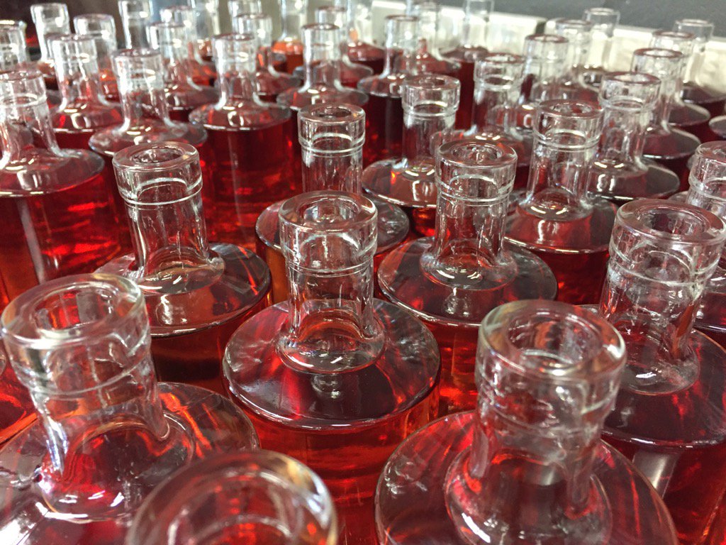 Notre petit nouveau a été embouteillé cette semaine. Bonne St-Jean!