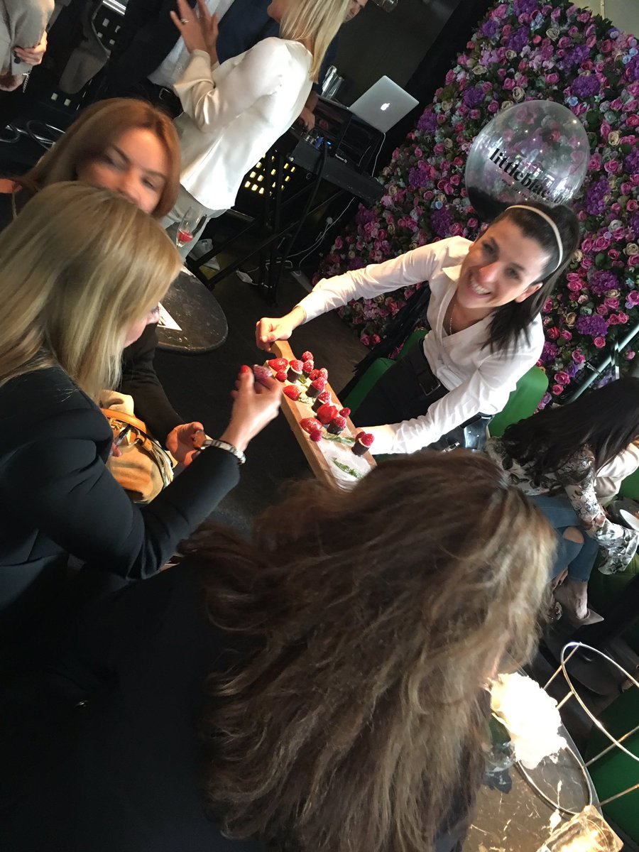 Piccolino_Hale's tweet image. ....great fashion .... best music... delicious food... happy people... just perfect