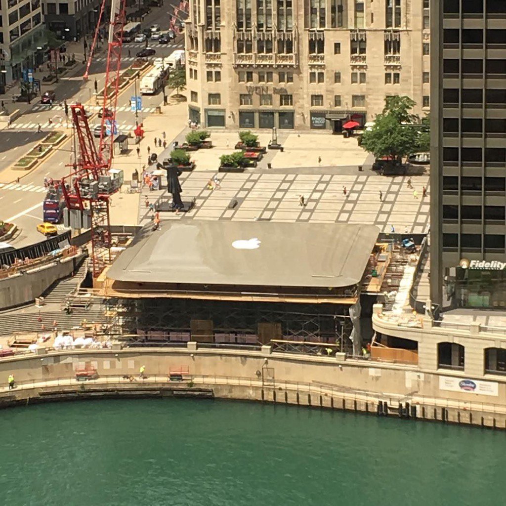 Chicago's new Apple store has a MacBook Air for a #rooftop on.mash.to/2tUqC9a#f3DHvX… via  #dakvertentie / #dakreclame