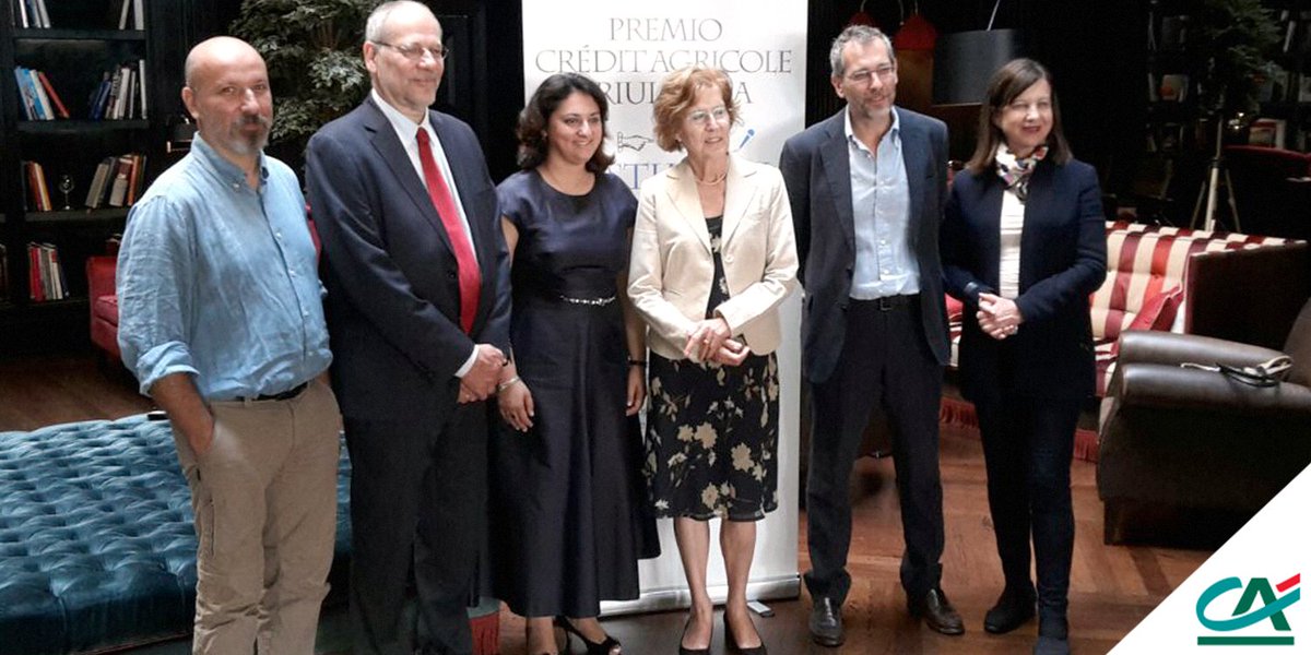 CA_Ita's tweet photo. Uno scatto della consegna del Premio #CréditAgricole #FriulAdria Testimoni della Storia 2017 @premioluchetta al giornalista @corradoformigli https://t.co/bTXJc6bDMw