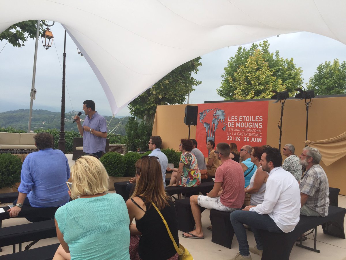 MaisonFerroni's tweet photo. Conférence histoire du Rhum et des spiritueux @EtoilesMougins https://t.co/eIBzydmief