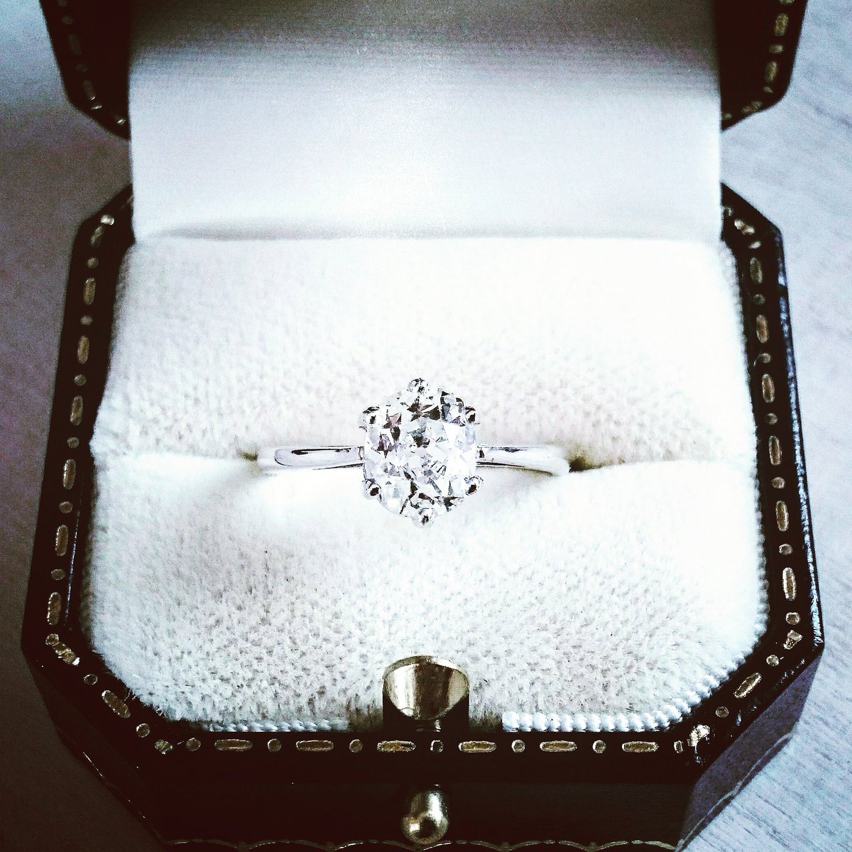 Vintage cushion cut diamond in platinum. What every girl wants....
<a href="/Fortnums/">Fortnum & Mason</a> @TheSTStyle <a href="/BazaarUK/">BazaarUK</a> <a href="/BritishVogue/">British Vogue</a> <a href="/TatlerUK/">TatlerUK</a> <a href="/TheJewelleryEd/">The Jewellery Editor</a>