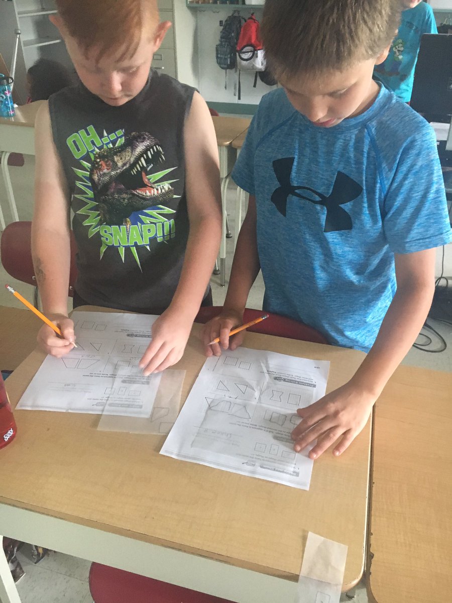 CheriIngle202's tweet image. Using tracing paper to compare shape and size @edgar_murray @Diabolical_Mr_F #MarhFun #stcr13 #SummerSchoolMath