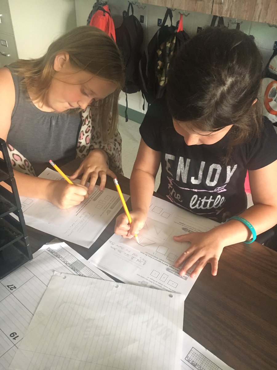 CheriIngle202's tweet image. Using tracing paper to compare shape and size @edgar_murray @Diabolical_Mr_F #MarhFun #stcr13 #SummerSchoolMath