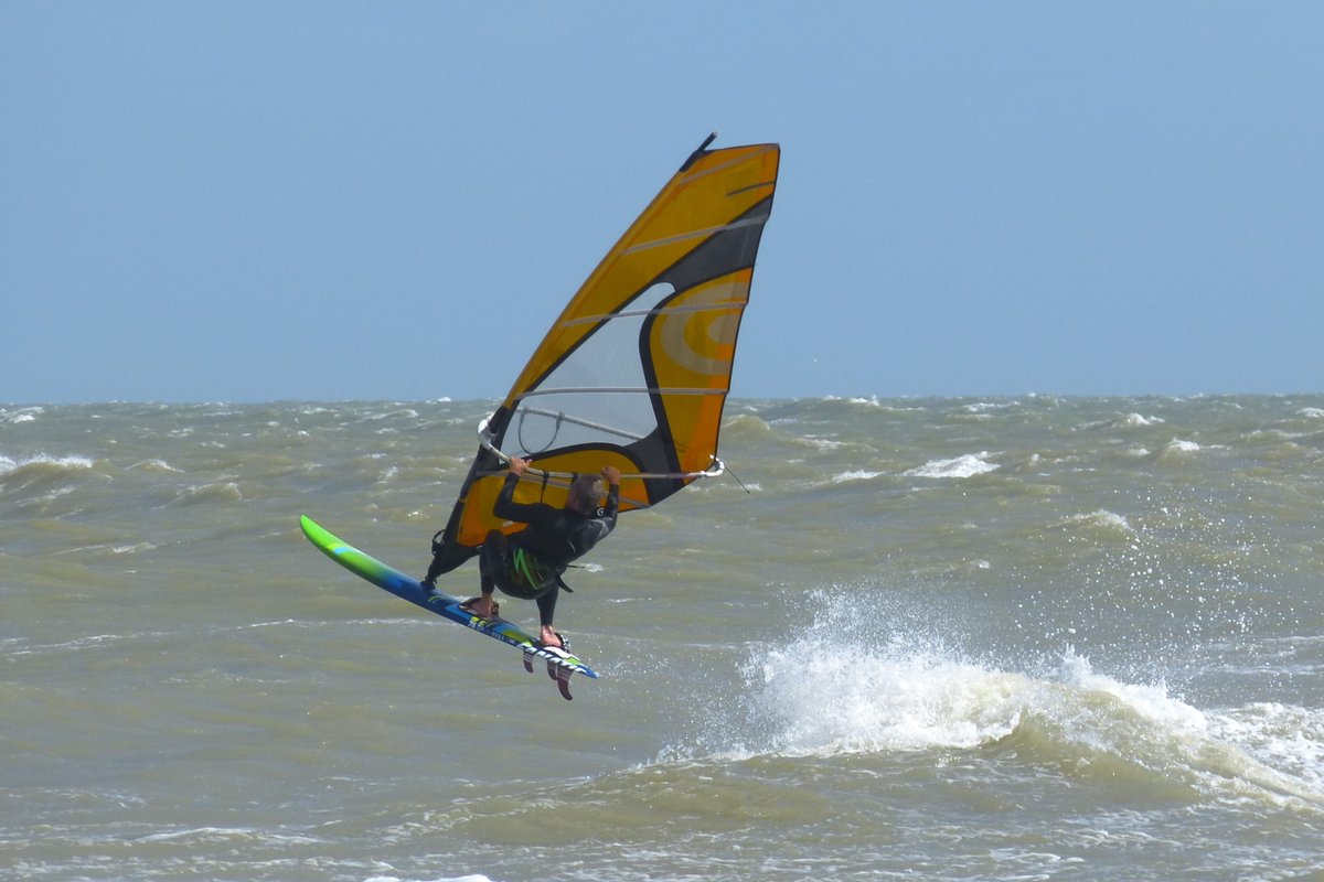 St3v13D's tweet photo. #surf #windsurfing #bredene #twinclub #sea #bredeneaanzee #sport #surfing #waves #fun #belgium #surfer #beach #vacation #jump #fly #summer https://t.co/9OZrNW0ss0