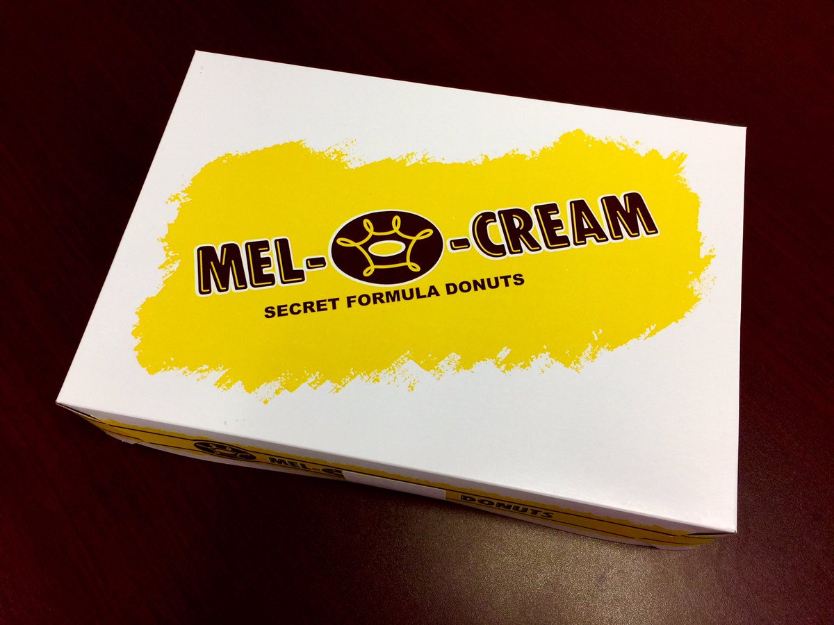 TV_Promo_Dude's tweet photo. Am I a good co-worker or what... ππ #MelOCream #Donuts #SpringfieldIllinois #TGIF https://t.co/Zbk01uHNed