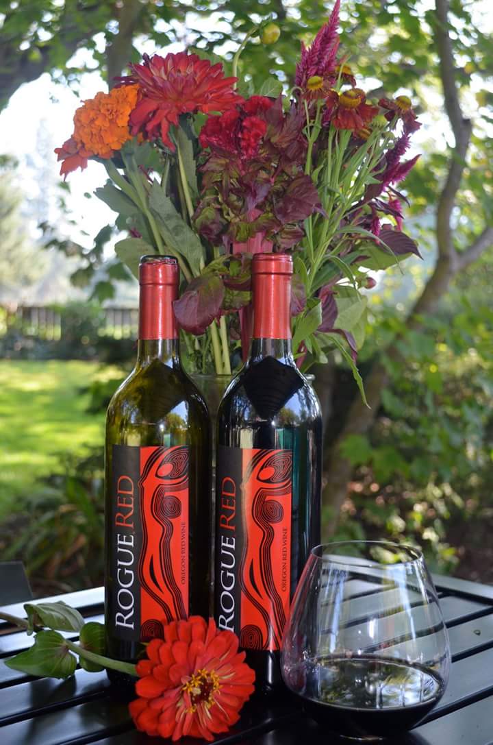 OregonWino33's tweet photo. @Queenwinetravel @WineknotVino @SedimentalVlog @WineFibbiano @BestWineClubOrg @VinoDonnaElvira @_endlesswine_ @ScottsdaleToDo https://t.co/HSv9I5pTrG