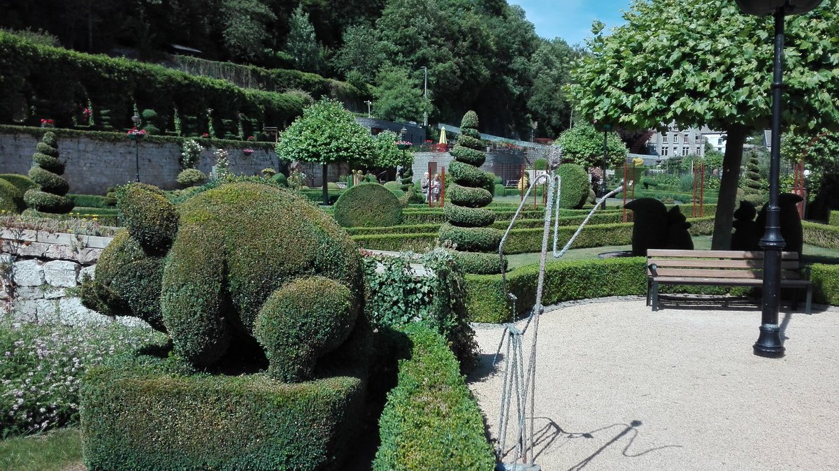 touristtrade's tweet photo. A #Durbuy il giardino di #arte #topiaria più grande del #mondo, lavoro di una vita dell'artista #Navez
Spettacolare! #ValloniaBelgioTurismo https://t.co/ppw5j83bwN