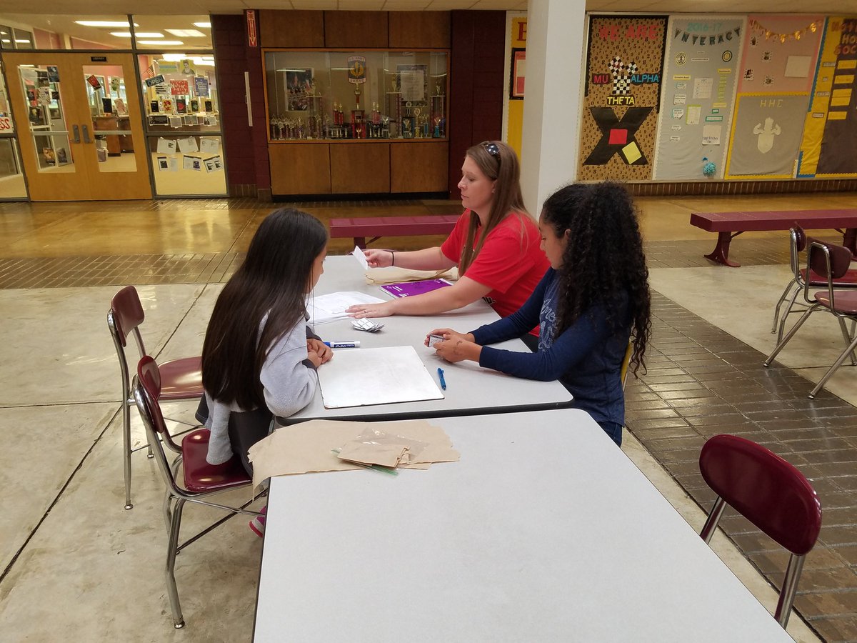 turnercoach1024's tweet photo. @hickoryschools Grandview Eagles and Northview Hawks working together at Summer School. https://t.co/WJQ4krMp6P