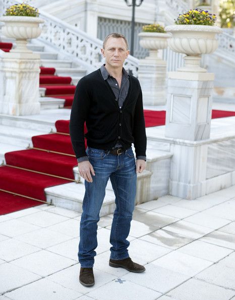 daniel craig desert boots