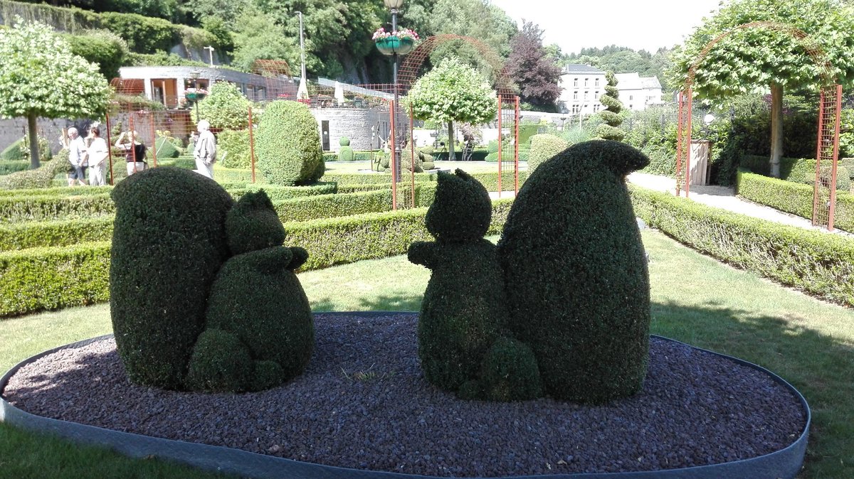 touristtrade's tweet photo. A #Durbuy il giardino di #arte #topiaria più grande del #mondo, lavoro di una vita dell'artista #Navez
Spettacolare! #ValloniaBelgioTurismo https://t.co/ppw5j83bwN