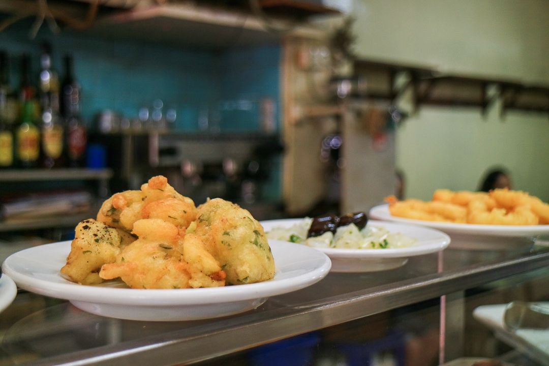 fortwoplz's tweet photo. Want to try authentic Spanish #tapas in #Barcelona? Join @foodloversco on a food tour! #traveltips #travel https://t.co/v2yDJqXt0j https://t.co/rpkHveEmDx