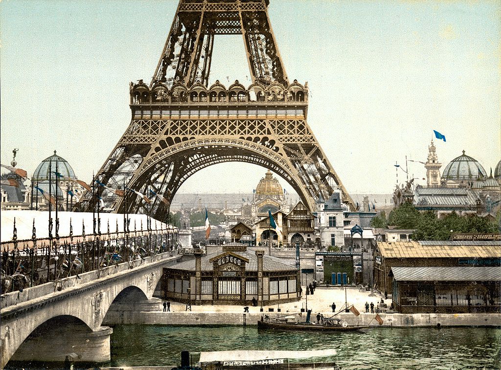 Francemagazine's tweet photo. Ever wondered what #France was like in years gone by? These old photos will give you an idea #bygoneera https://t.co/s3YopItZCq https://t.co/iJGjZokooc