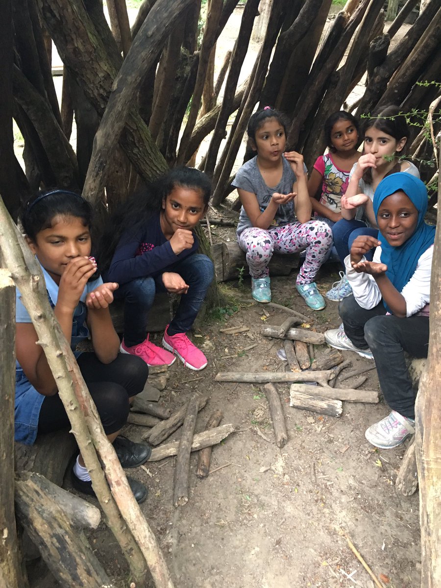 6Sobia's tweet photo. Shelter building, teamwork @MerrydaleJunior https://t.co/0NtzZhjwvn