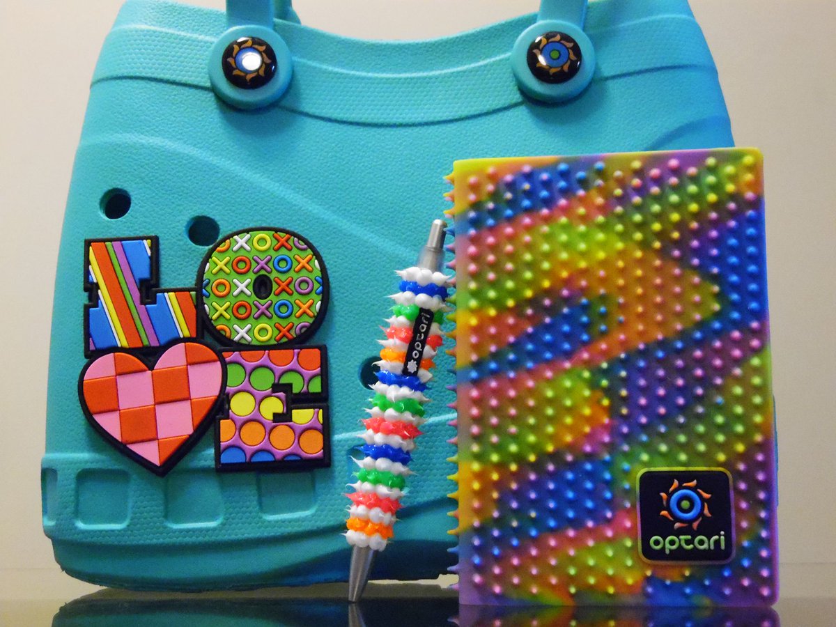 Optari's tweet photo. #SolTote #Optari #Spikeletz #Journals #BeachBag #SummerBag #SpikeletzJournal #SpikeletzPenz #OptariBag #Summer #SummerFashion https://t.co/KqeQR08Mpw