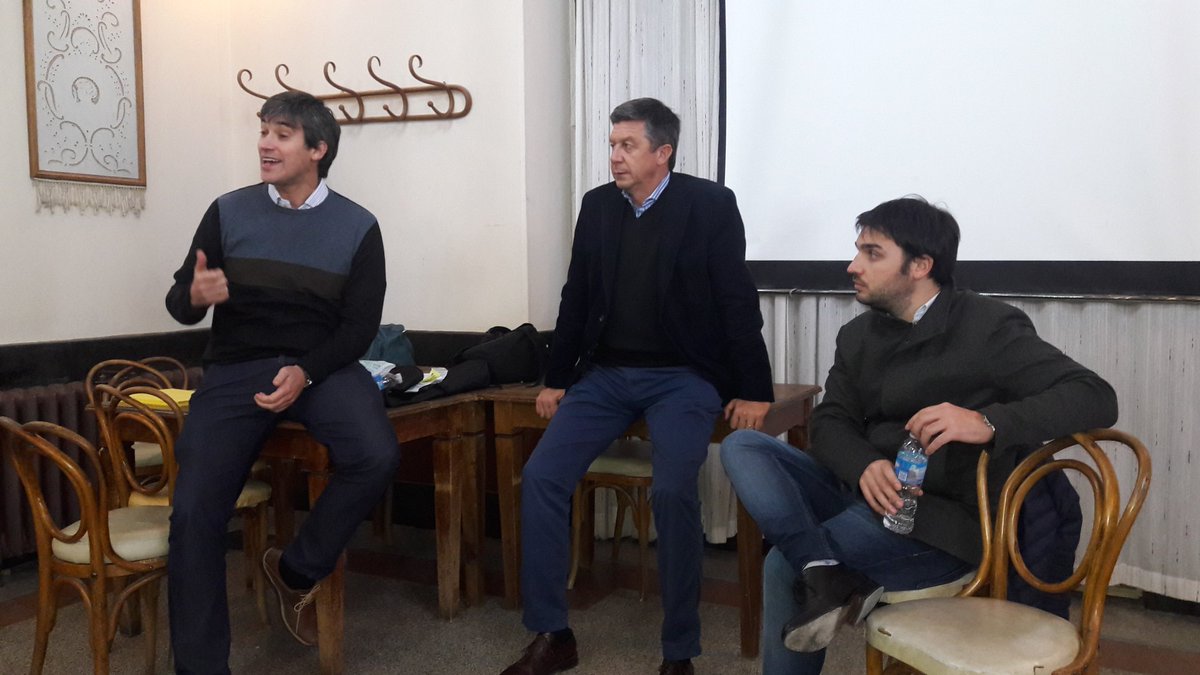FerrSoto18's tweet photo. Escuela Nacional de Formacion de DIRIGENTES POLITICOS
@NachoTorresCH @gustamenna @adrianperezARG https://t.co/bXuL8AxUj4