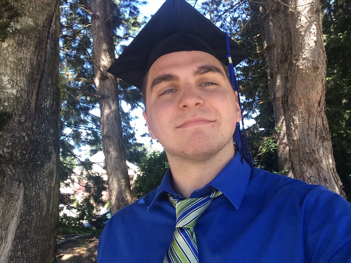 JayCanada10's tweet photo. Ya boy graduated college today! Done with school foreveeeer📸😎✅💯 https://t.co/KkYctc2Uj3