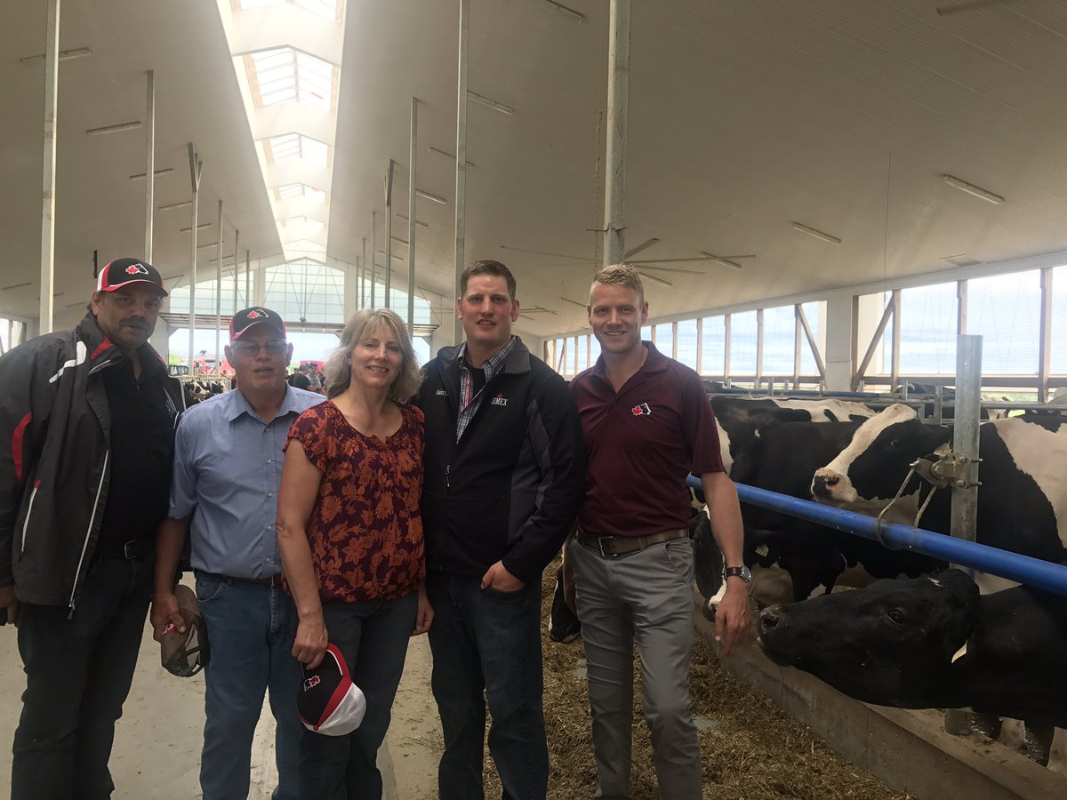So motivating to see new barn filled with great cows &amp; dedicated people. Rock on Darcroft! Industry future is bright@HolsteinCanada
