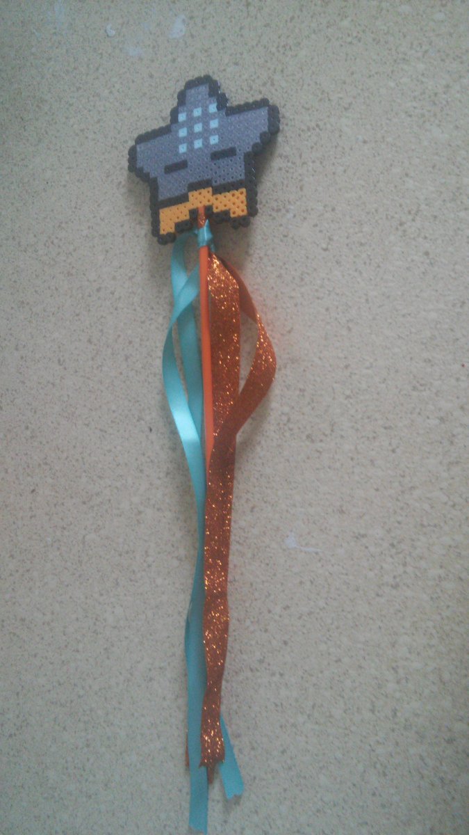 madmadamelee's tweet photo. Zenyatta Star Wand #pixelart #overwatch #healingclass #zenyatta #kawaii #magical #starwand #wand #artsancrafts #perler #ribbon #handmade https://t.co/Y3diYuoAN6