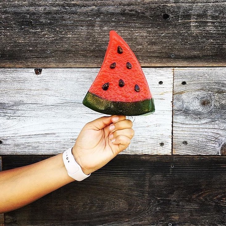 StupidCom's tweet image. Make healthy choices this weekend #watermelongummy 🍉 
stupid.com/Giant-Gummy-Wa…