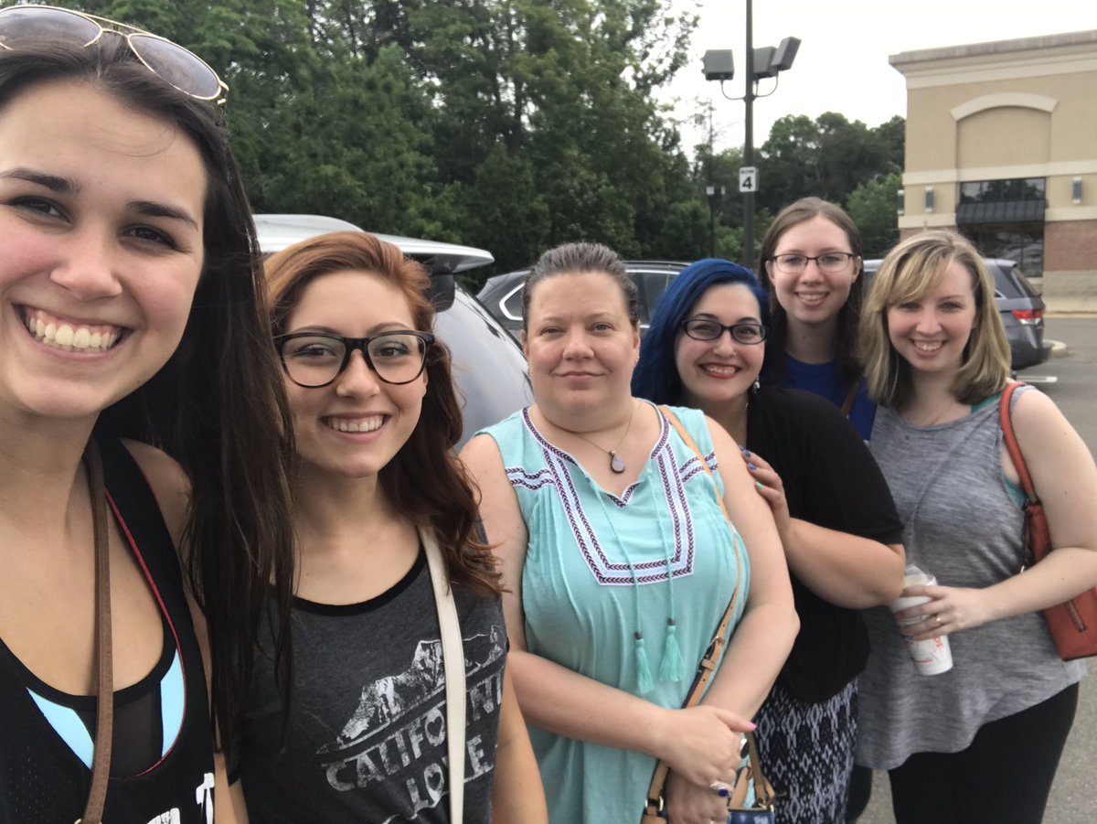 de_cive's tweet photo. @CLaurianno @mrgn94m @ashleeyrebello @vickyrebello & Alex - lunch break on the way to @howlercon #onelasthowl https://t.co/yjbZ3CmXgG