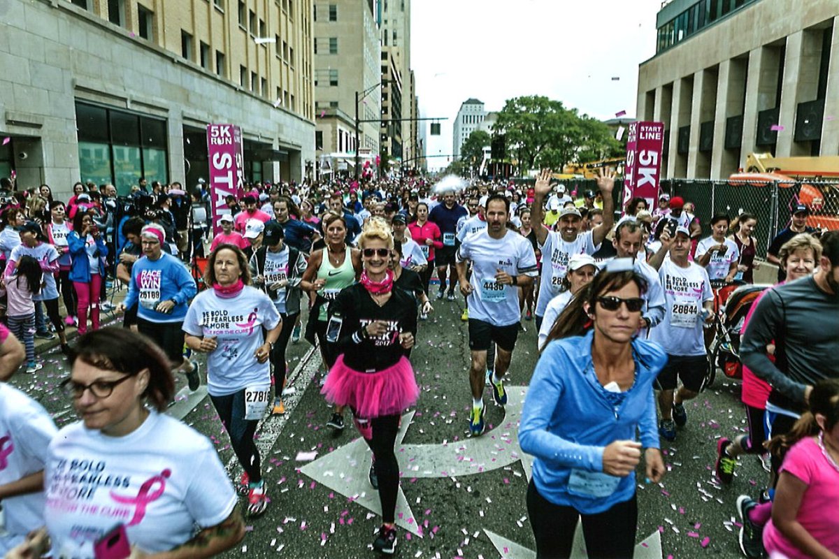 pongcase's tweet photo. #Fbf to that one time Pong sponsored the @susangkomen @raceforthecure in Columbus, Ohio. What a wonderful event for a great cause! https://t.co/WYcWGY3oAv