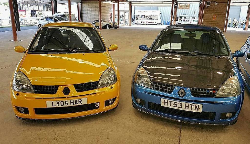 TurboRenault's tweet photo. @tyylar1 -  So much shine😏😍 #shine #on #liquidyellow #mondial #blue #stunning #show #life #cliogang #cliosport #cl… https://t.co/Wj9c41pdxC https://t.co/THfkogbn4U