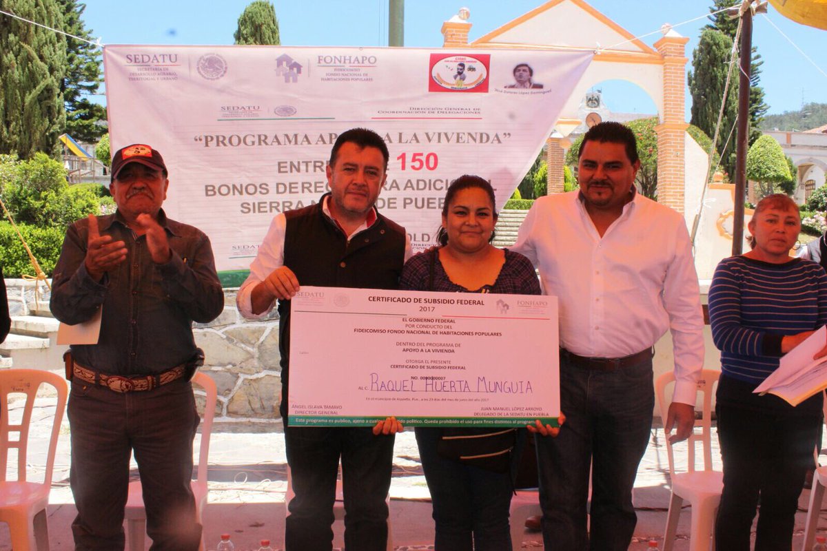 LopezaJuanm's tweet image. En Aquixtla entregamos 150 acciones de vivienda a integrantes de la CiOAC de diferentes mpios de la Sierra Norte y mis paisanos