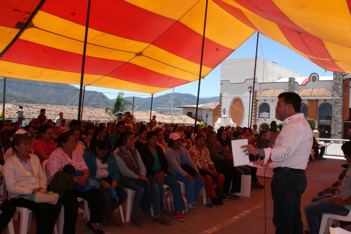 LopezaJuanm's tweet image. En Aquixtla entregamos 150 acciones de vivienda a integrantes de la CiOAC de diferentes mpios de la Sierra Norte y mis paisanos