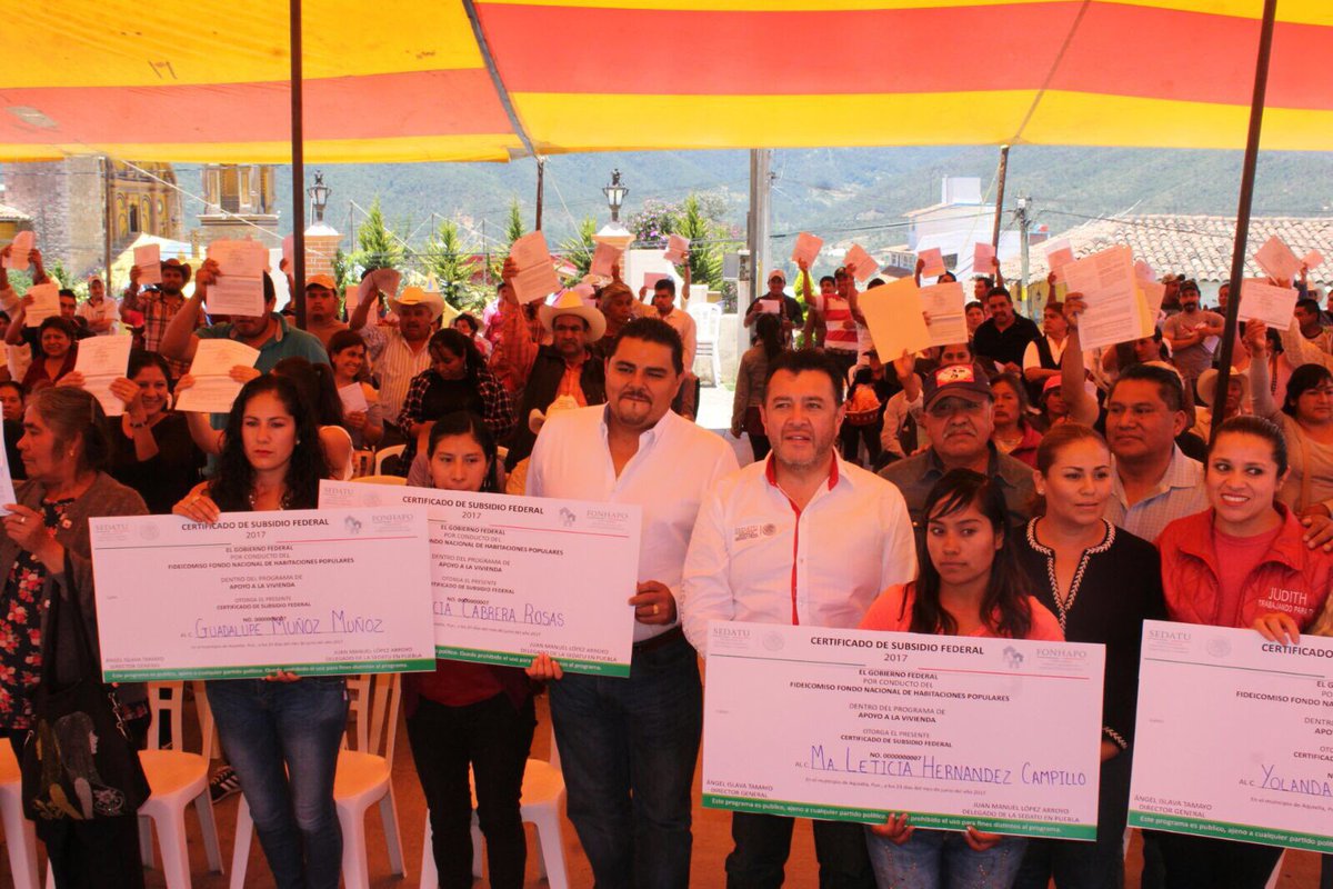 LopezaJuanm's tweet image. En Aquixtla entregamos 150 acciones de vivienda a integrantes de la CiOAC de diferentes mpios de la Sierra Norte y mis paisanos