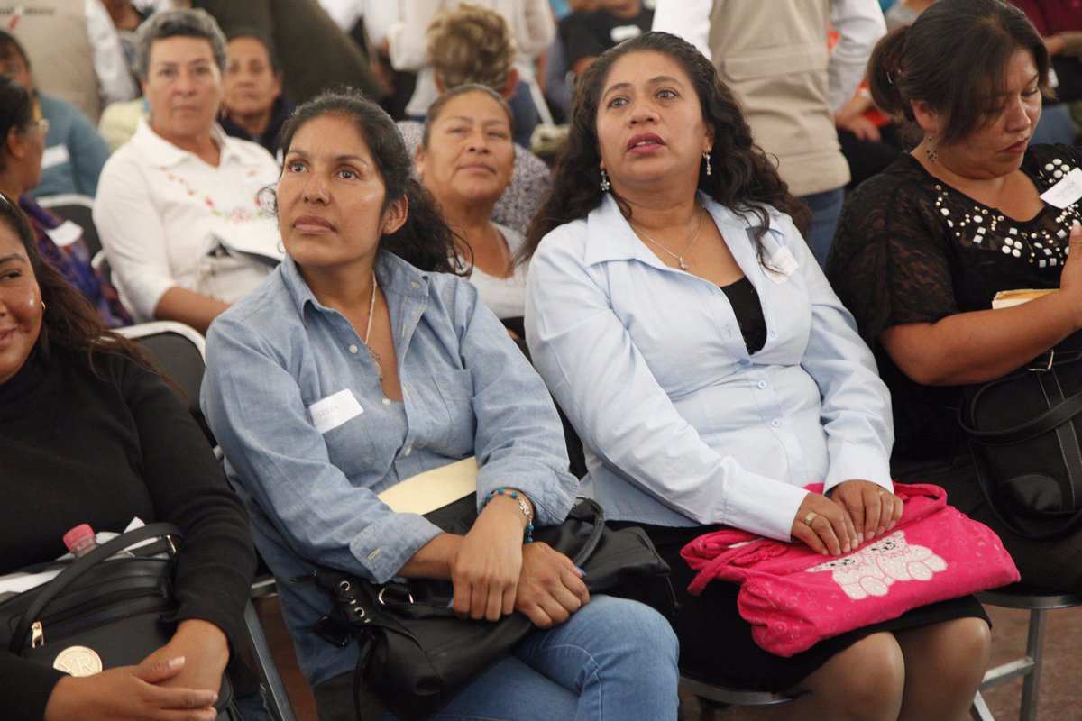 CarlosCapillaMx's tweet photo. RT SEDESOL_mx: #ProsperaTlaxcala 88 mil mujeres jefas de familia cuentan con un seguro que protege a sus hijos en … https://t.co/yyWffTy9ku