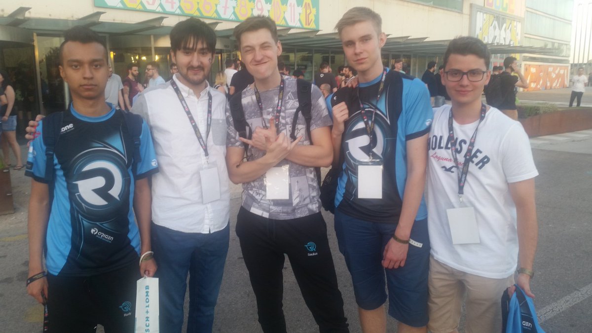 Podéis felicitar a <a href="/Naruterador/">Ramón Meseguer</a> por partida doble, que es su cumple. ¡Felicidades Naru!