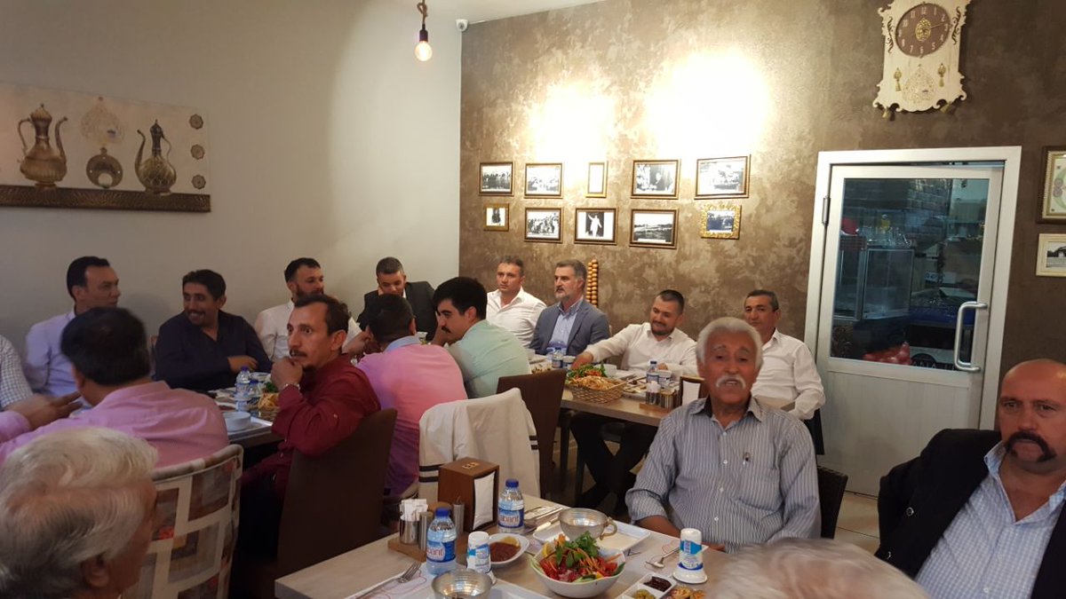 AnkaraOho's tweet photo. Bugün iftarımızı 202 ve 427 hattı esnaflarımızla birlikte yaptık. Hepsine teşekkür ederiz.
Allah birliğimizi ve beraberliğimizi bozmasın. https://t.co/N42qTqeEEE
