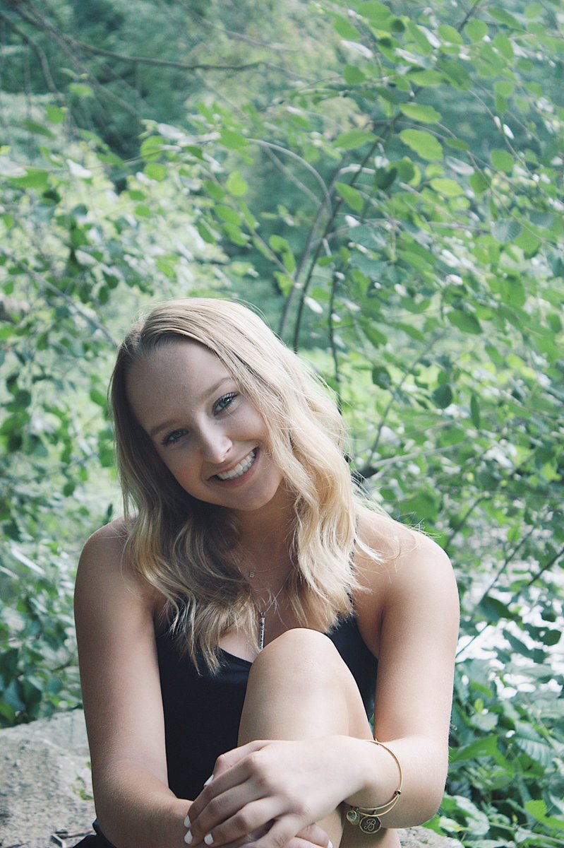 briellebisdnack's tweet photo. 🌿🌼 https://t.co/HTj0URN0OQ