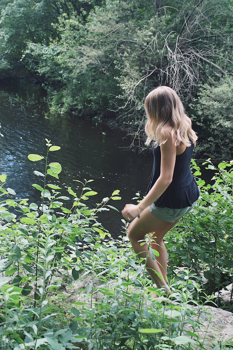 briellebisdnack's tweet photo. 🌿🌼 https://t.co/HTj0URN0OQ
