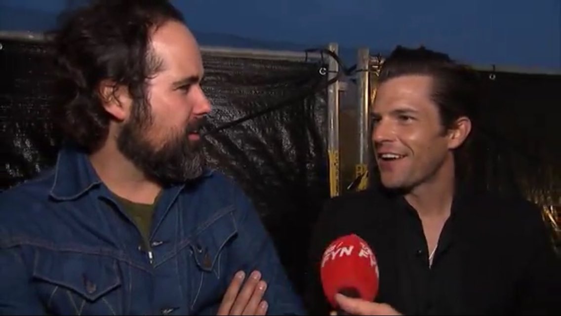 victimdadepre's tweet image. Esses dois. #bronnie #thekillers #tinderbox