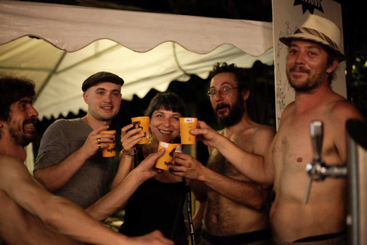 TaParole's tweet photo. Merci à tous, aux artistes, au public, à la dream team du Festival, pour cette merveilleuse 15ème édition de #TaParole !
Photos: Estelle Car https://t.co/OVqoJng0oN