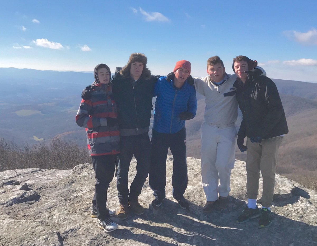 ptus_ptus's tweet photo. what's good? i'm peter from blacksburg, va and i'm majoring in marine bio and minoring in africana studies #UMiami21 #UMGuys #UM21 https://t.co/cfuu4SMgYX
