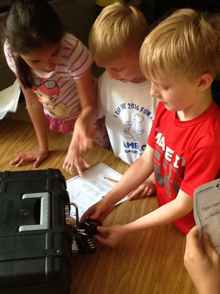 CamelotES_1's tweet photo. We almost broke out! The kids loved it!! #breakoutedu #LastDayOfSchool https://t.co/ZlSafiZHMD